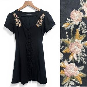 Abercrombie & Fitch Black Floral Embroidered Dress -Size X-Small